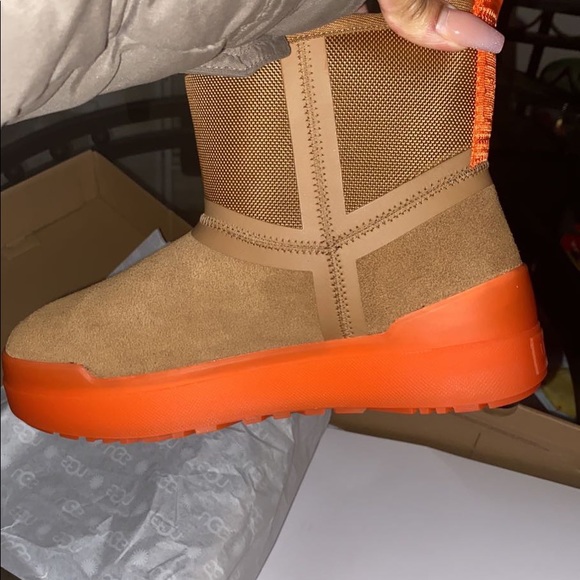 UGG TECH MINI - Picture 2 of 3